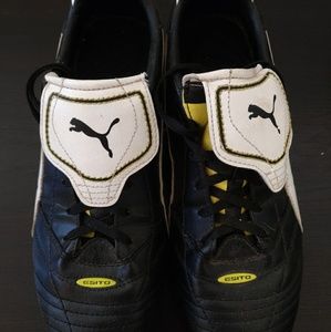 Puma outdoor cleats size 10 Mens